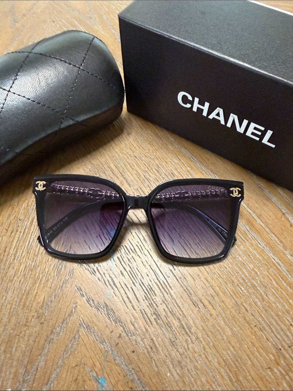 CHANEL Black & Gold leather Square Sunglasses with Gradient Lenses - Picture 5 of 10